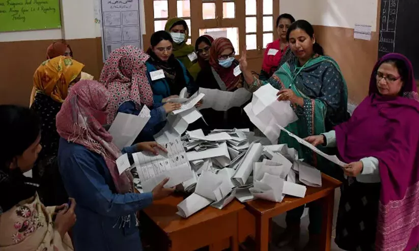 പാക് പോളിങ് കഴിഞ്ഞു; വിവിധ സ്ഥലങ്ങളിൽ അക്രമം, നാല് പൊലീസുകാർ കൊല്ലപ്പെട്ടു