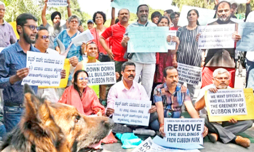 ക​ബ്ബ​ൺ ഉ​ദ്യാ​ന​ത്തി​ൽ ഹൈ​കോ​ട​തി അ​ന​ക്സ് സ​മു​ച്ച​യം സ്ഥാ​പി​ക്കു​ന്ന​തി​ൽ പ്ര​തി​ഷേ​ധം