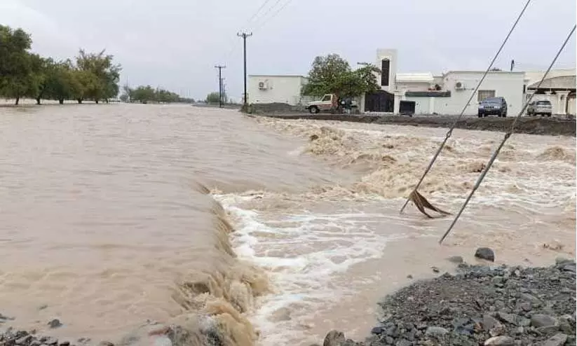 വ​ട​ക്ക​ൻ ബാ​ത്തി​ന​യിലെ ആ​രോ​ഗ്യ​കേ​ന്ദ്ര​ത്തി​ൽ വെ​ള്ളം ക​യ​റി;​ 107 പേ​രെ മാ​റ്റി