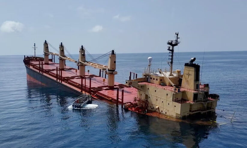 British Cargo Ship Rubymar Sinks in Red Sea: Yemen’s Houthi Rebels Strike – Environmental Crisis Looms