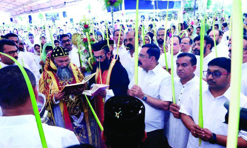 ഓ​ശാ​ന ഞാ​യ​ര്‍ ആ​ച​രി​ച്ച് വി​ശ്വാ​സി​ക​ള്‍