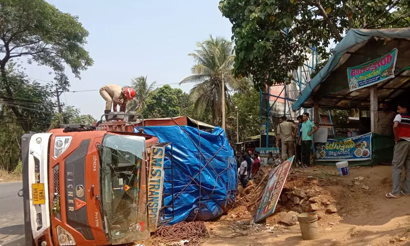 The lorry, which was carrying firecrackers lost control and overturned