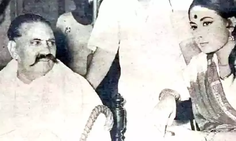 ഉസ്താദ്  ബഡേ ഗുലാം അലീഖാൻ, മീനാകുമാരി