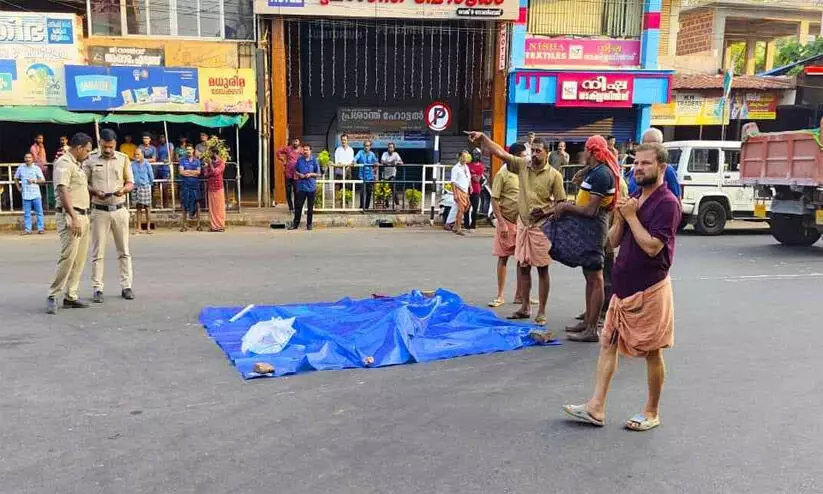 ടോറസ് ലോറി ഇടിച്ച് സ്കൂട്ടർ യാത്രികന് ദാരുണാന്ത്യം