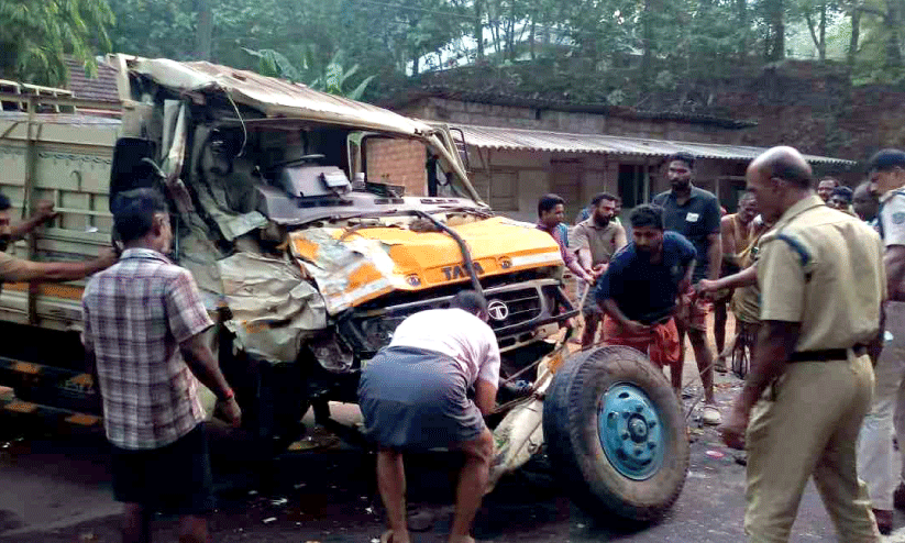 pickup hit by lorry