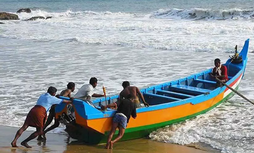 മത്സ്യബന്ധനത്തിന് പോകരുതെന്ന് ജാഗ്രത നിര്‍ദേശം