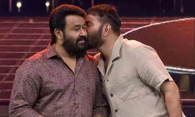 Mammootty s birthday Wishes To Mohanlal At 12 Am