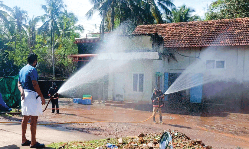 താനൂർ ഹാർബറിലെ ഐസ് പ്ലാന്റിൽ അമോണിയം ചോർന്നു