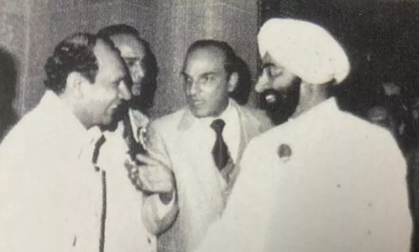 1984ൽ ഡൽഹിയിൽ നടന്ന എം.ഇ.എസ് അഖിലേന്ത്യ സമ്മേളനത്തിൽ അന്നത്തെ രാഷ്ട്രപതി ഗ്യാനി സെയിൽ സിങ്ങിനൊപ്പം ഡോ. പി.കെ. അബ്ദുൽ ഗഫൂർ