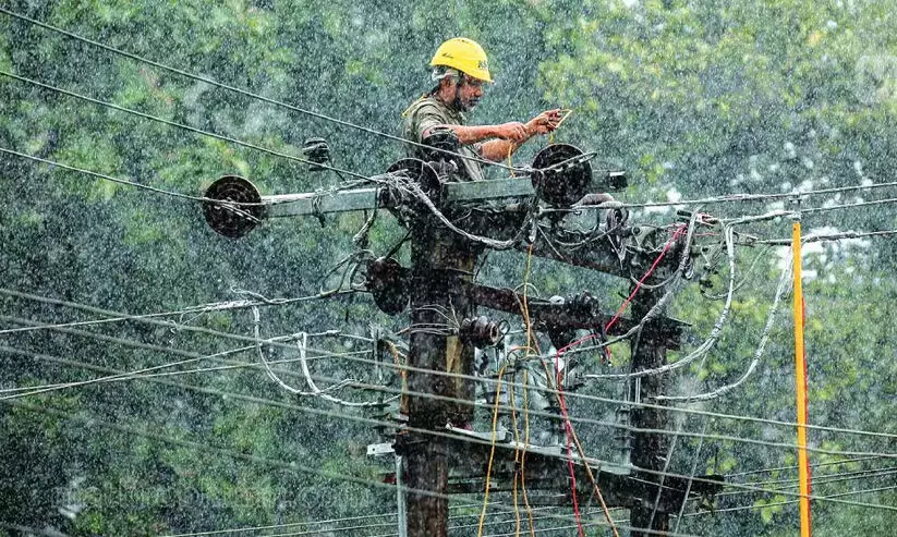 തീവ്രമഴയിൽ കെ.എസ്.ഇ.ബിക്ക് 48 കോടിയുടെ നഷ്ടം