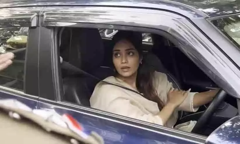 Actress Nivetha Pethuraj Argues With Cops In Viral Video, SLAMS Those Filming The Altercation