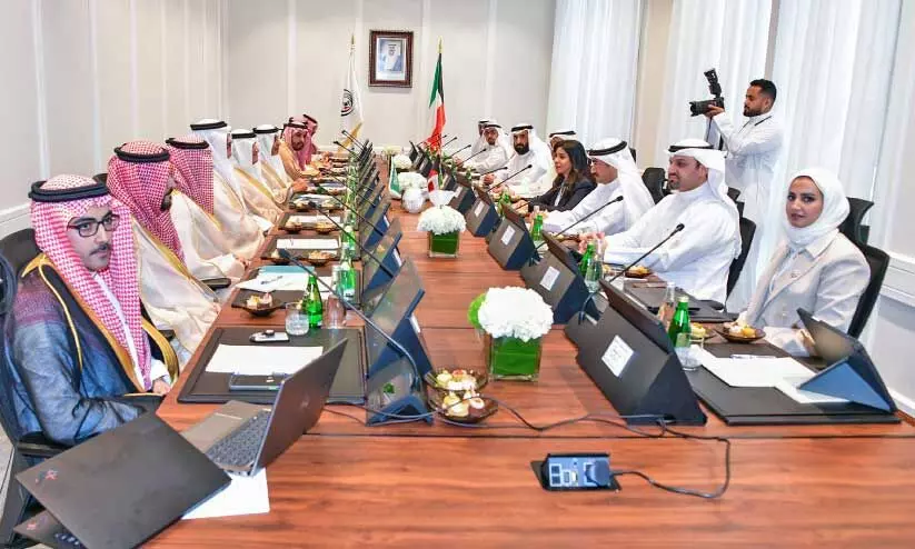 Members of Kuwait-Saudi Higher Steering Committee meeting