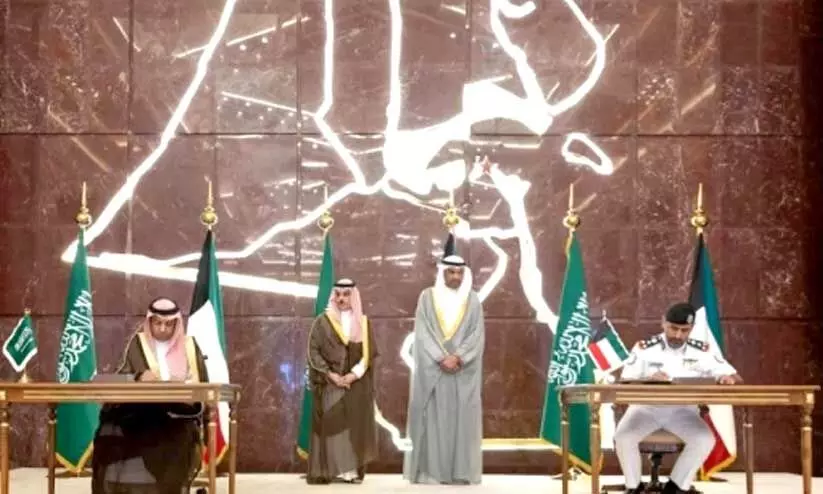 Saudi and Kuwait Foreign Ministers signed agreement