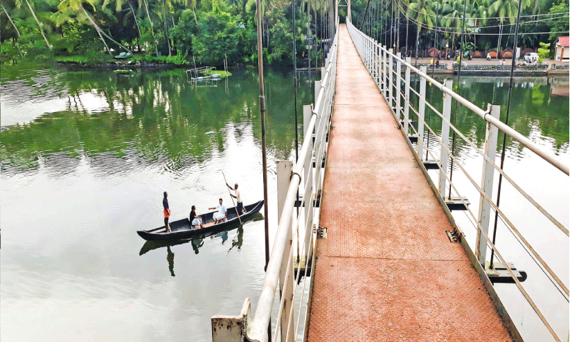 പൊ​ന്നാ​നി പു​ളി​ക്ക​ക്ക​ട​വ് തൂ​ക്കു​പാ​ലം അ​റ്റ​കു​റ്റ​പ​ണി​ക​ൾ​ക്ക് തി​ങ്ക​ളാ​ഴ്ച തു​ട​ക്കം