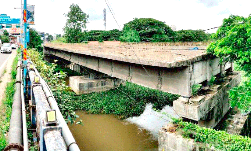 കാലങ്ങൾക്കുശേഷം പാലം പണി