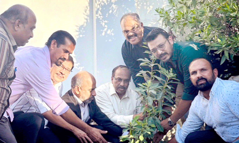 Planting tree in Chaliyar Doha Indian Cultural Center