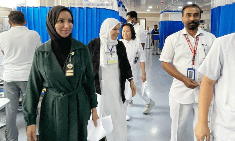 Dr. Iman Al-Awadi visiting hospital