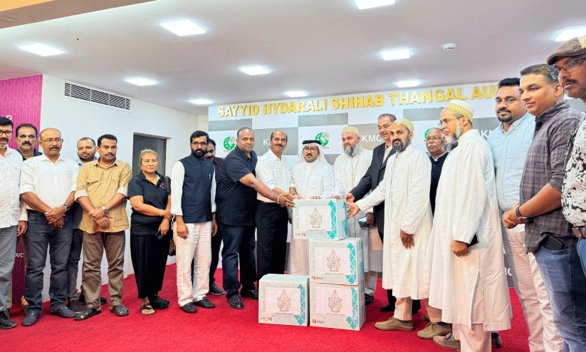 Distribution of food as a relief to fire victims