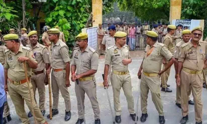 ബീഫുണ്ടെന്ന് ആരോപിച്ച് വീടിനുള്ളിലേക്ക് അതിക്രമിച്ച് കയറി യു.പി പൊലീസ്; ഹൃദയാഘാതം മൂലം സ്ത്രീ മരിച്ചു