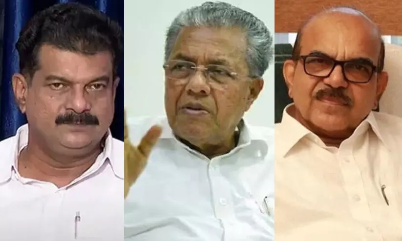 ‘മുഖ്യമന്ത്രിയെ വികൃതമാക്കുന്നത് കാട്ടുകള്ളൻ ശശി; കേരളത്തിൽ കത്തി ജ്വലിച്ചുനിന്ന പിണറായി എന്ന സൂര്യൻ കെട്ടുപോയി’; കടന്നാക്രമിച്ച് അൻവർ