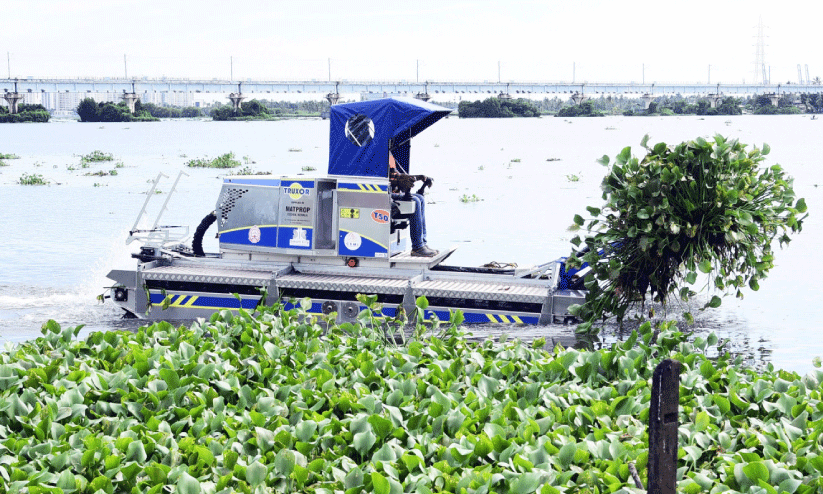 Amphibious Weed Harvester