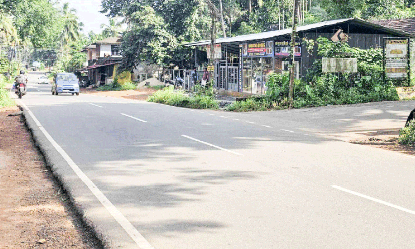 തച്ചിങ്ങനാടം ബാങ്ക്പടിയില്‍ അപകടം പതിവ്