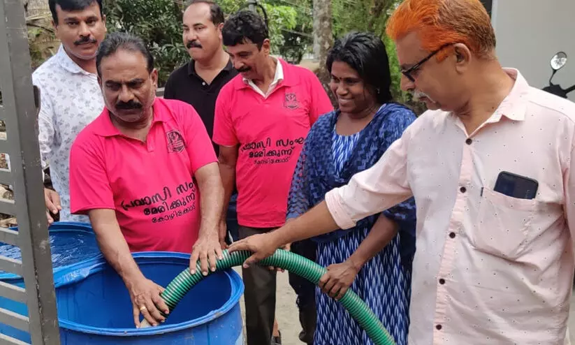 പ്രവാസിസംഘം മേരിക്കുന്ന് കുടിവെള്ള വിതരണം ചെയ്തു