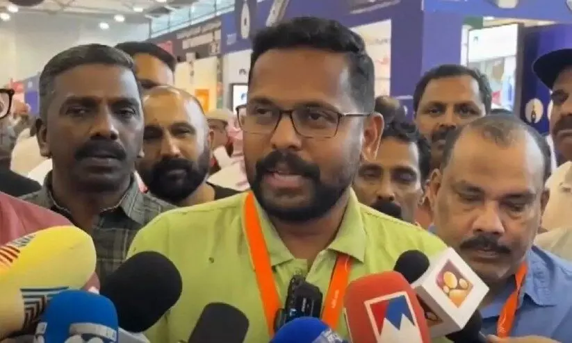 ‘പെട്ടിയല്ല, പണമാണ് കണ്ടെത്തേണ്ടത്’; എ.ഐ ഉപയോഗിച്ച് തന്റെ ശബ്ദം കൃത്രിമമായി നിർമിച്ചെന്നും പി. സരിൻ