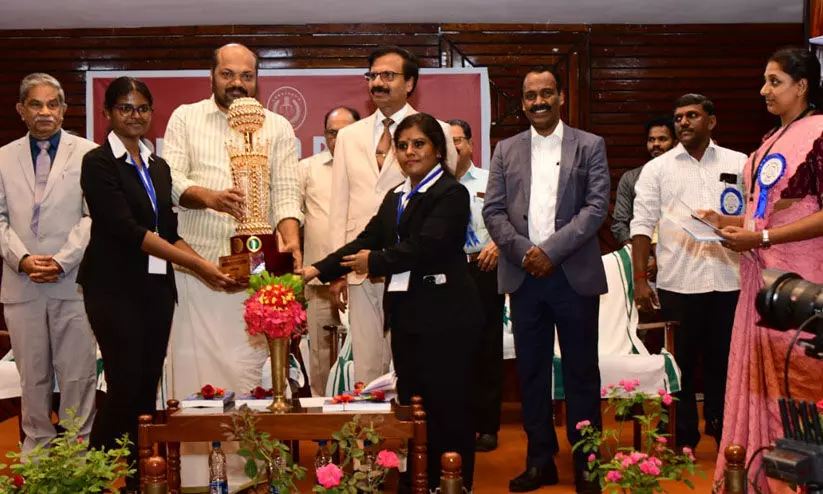 അഴിമതിരഹിതവും കാര്യക്ഷമവുമായ ഭരണ സംവിധാനത്തിന് ലോകായുക്ത കരുത്ത് നൽകുന്നു- മുഖ്യമന്ത്രി