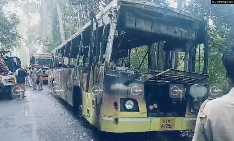 പമ്പയിൽനിന്ന് നിലയ്ക്കലേക്ക് പോയ ബസ് കത്തി നശിച്ചു