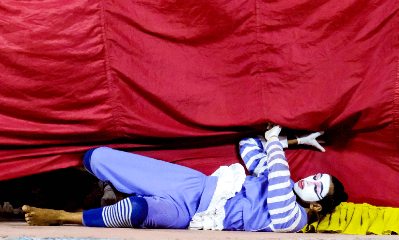 mime