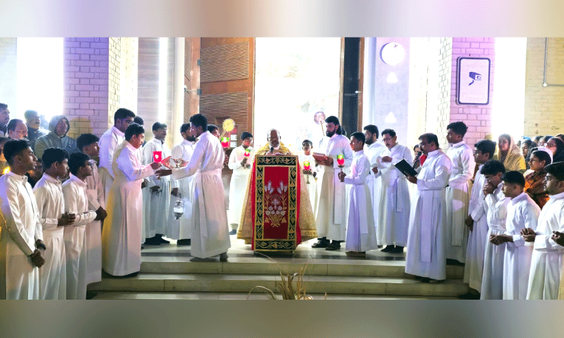 സ്നേ​ഹ സ​ന്ദേ​ശ​മു​യ​ർ​ത്തി ക്രി​സ്മ​സ്​ ആ​ഘോ​ഷി​ച്ചു