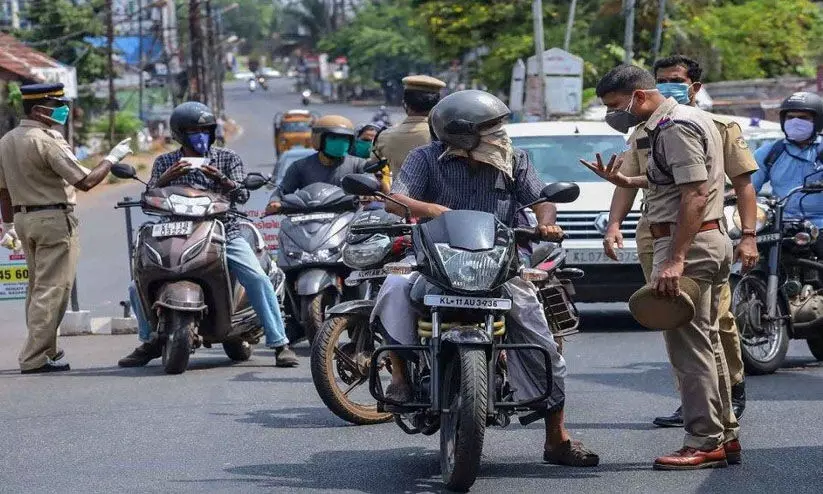 വർണ ലൈറ്റുകളും എൽ.ഇ.ഡി ലൈറ്റുകളും അഴിപ്പിക്കും: ജനുവരി 15 വരെ കർശന വാഹന പരിശോധന