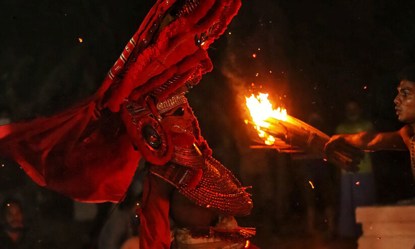 ഉത്തരമലബാറിലെ തെയ്യക്കാലത്തിന് തിരശ്ശീല