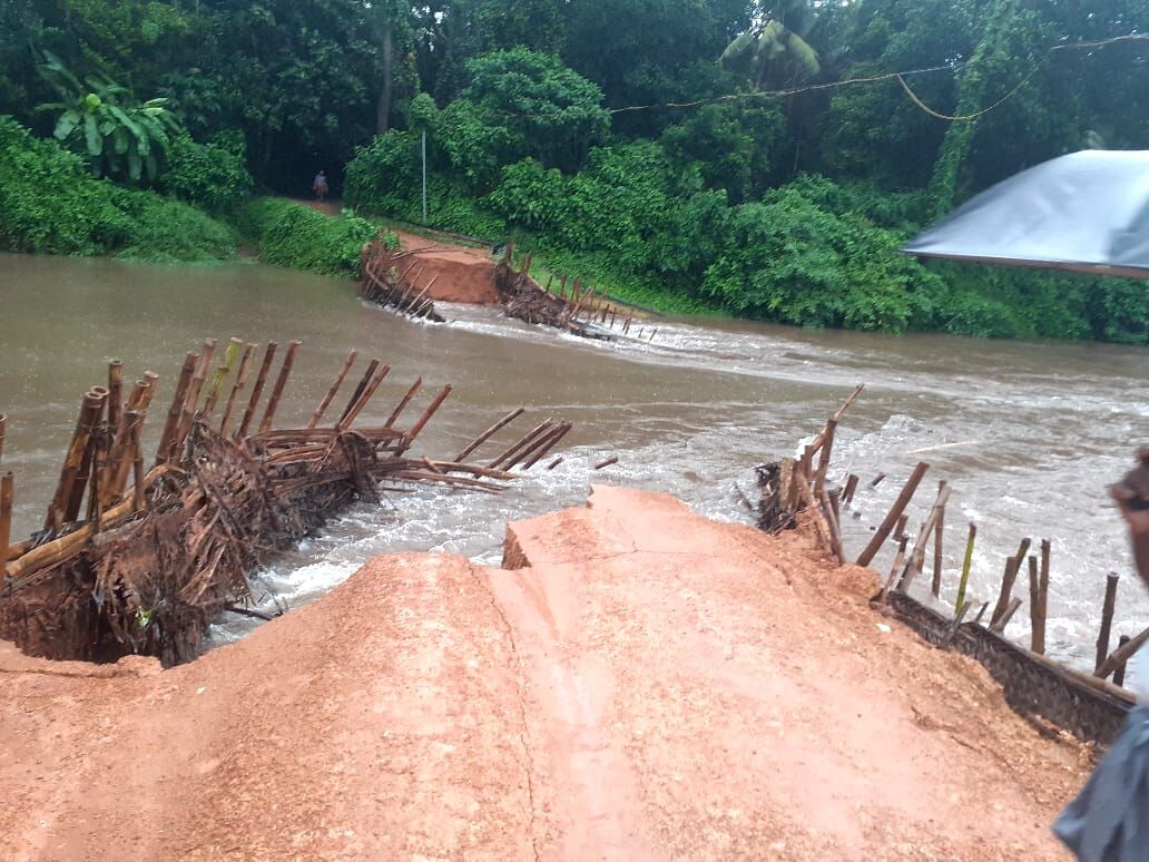 കുണ്ടുക്കടവ് മൺചിറ പൊട്ടി