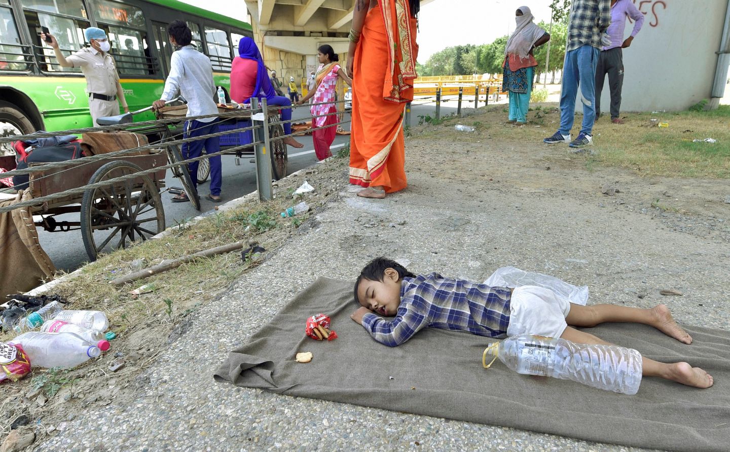 ഇന്ത്യ നടക്കുന്നു, പൊള്ളുന്ന വെയിലിലും -ചിത്രങ്ങളിലൂടെ...