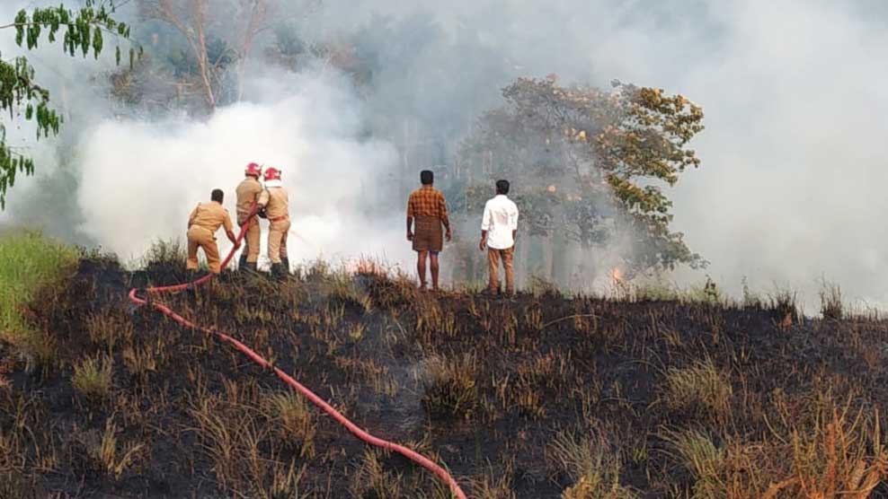 ട്രാൻസ്‌ഫോർമർ പൊട്ടിത്തെറിച്ച്​ തീപിടുത്തം