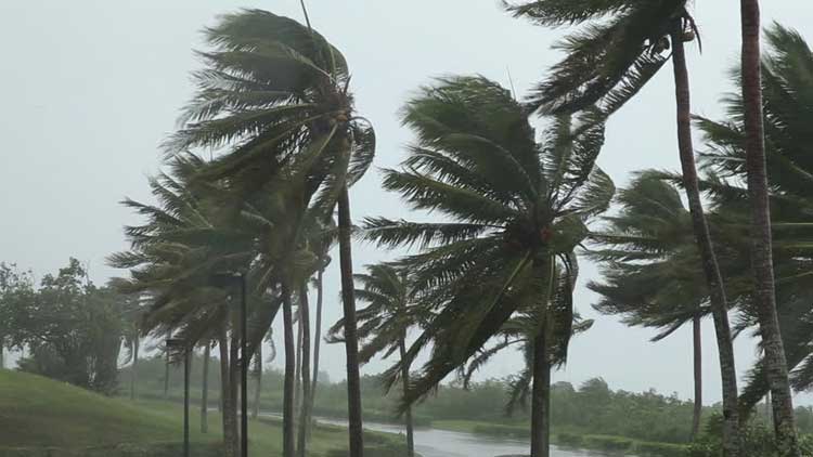 എംഫൻ ചുഴലിക്കാറ്റ് ഒഡിഷ,  പശ്ചിമ ബംഗാൾ തീരങ്ങളിലേക്ക്​