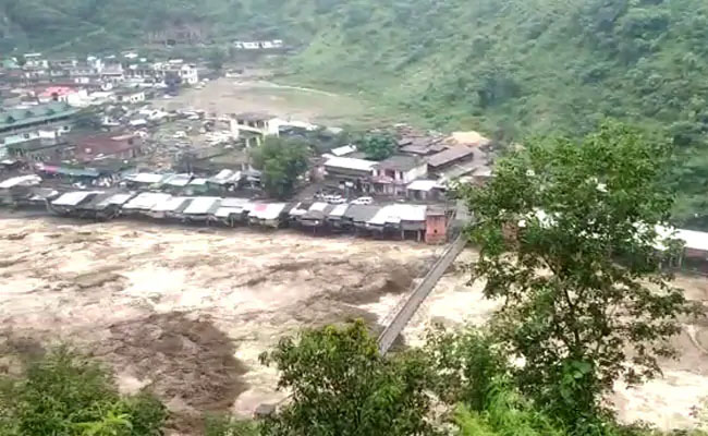 ​ഉത്തരാഖണ്ഡിൽ പ്രളയസഹായവുമായി എത്തിയ ഹെലികോപ്​ടർ തകർന്നു; മൂന്നു മരണം