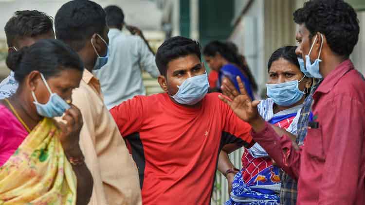 നഗരങ്ങളിൽ ഭീതിവിതച്ച്​ ​കൊറോണ രാജ്യത്ത്​ പടരുന്നു