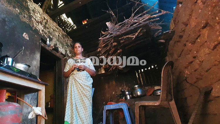 വല്ലിയും മകളും ഈ മഴയിൽ എങ്ങോട്ടുപോകും?