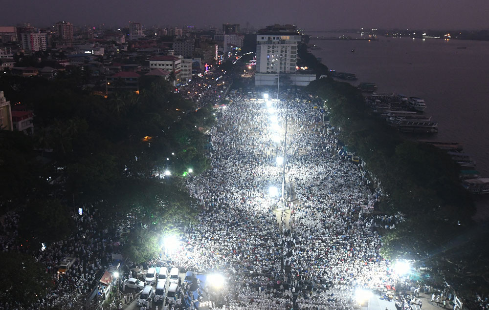 കൊച്ചി നിറച്ച്​ പ്രതിഷേധം