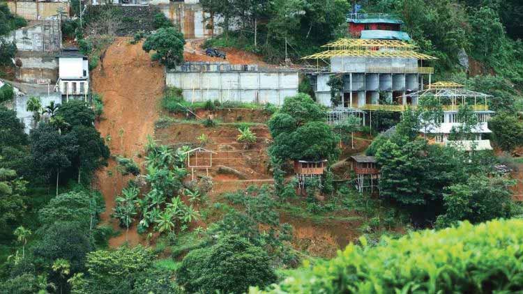 ഡെ.തഹസിൽദാറുടെ ഒത്താശ; മൂന്നാറിൽ ഭൂമി കൈയേറ്റമെന്ന്​ കലക്​ടർക്ക്​ റിപ്പോർട്ട്​